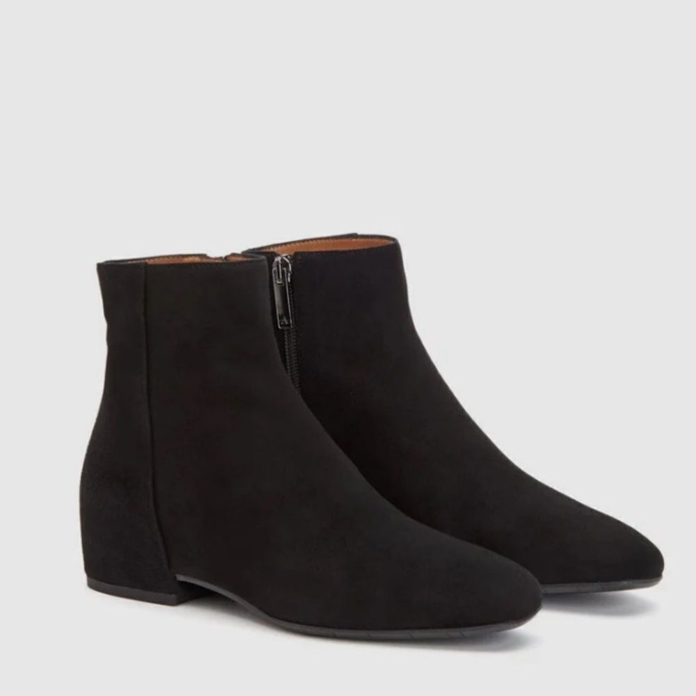 Aquatalia Ulyssa Waterproof Suede Ankle Boots with Hidden Wedge 9.5